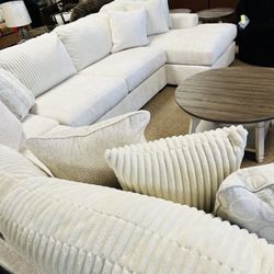 Entertainment Cozy Chaise Sectional!