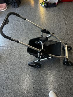 UPPAbaby Vista V1 Stroller + Bassinet – Good Condition