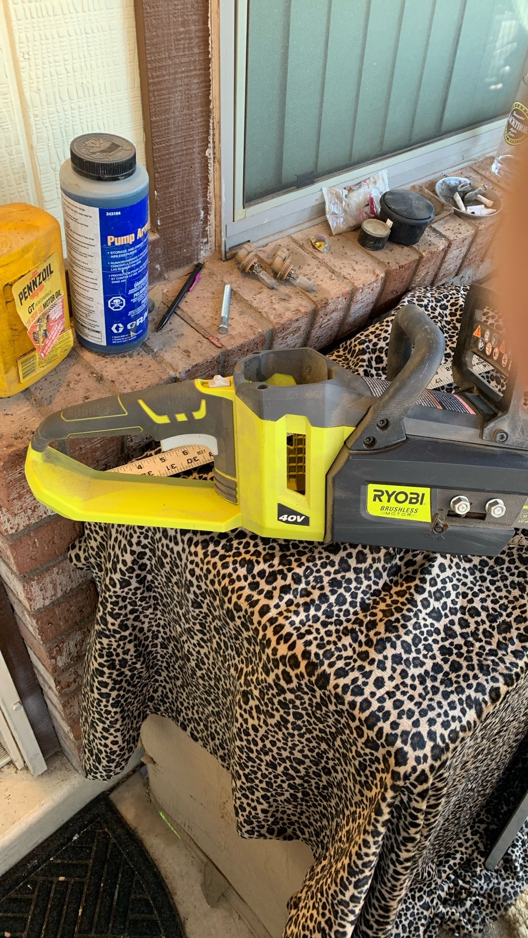Ryobi 40 V brushless motor 14 inch chainsaw