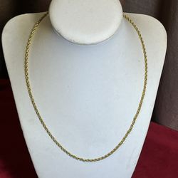 Vintage Trifari Gold Tone Twisted Chain Link Necklace