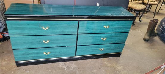 Dresser with mirror &Queen headboard