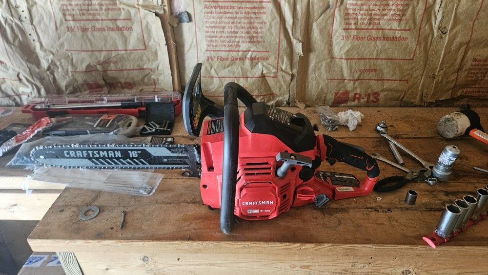 16" Gas Powered Craftsman Chainsaw