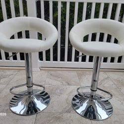 Moving  Sale   Set Of  2 Modern  White Bar Stools. 