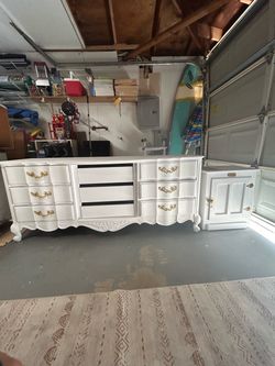 French provincial dresser set
