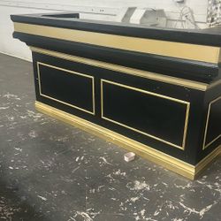 Bar/reception Desk
