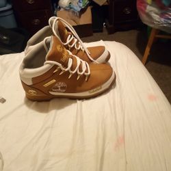 Timberland Women Boots    8.5 Size