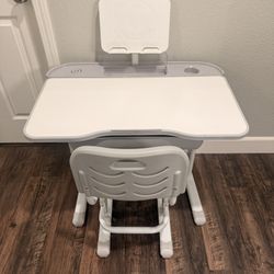 Adjustable children’s Desk