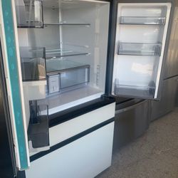 Samsung RF29BBM Bespoke 29 cu ft Smart Refrigerator 30