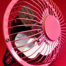 Vibrant Mini Pink Portable Desk Cute Fan Office Usb powered Leisure Time Summer   Compact metal desk fan in bright pink  USB powered portable design  