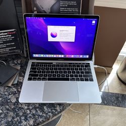 Apple 13” 2018 MacBook Pro Touch Bar 2.3ghz Quad Core i5 16gb RAM 512gb SSD macOS 