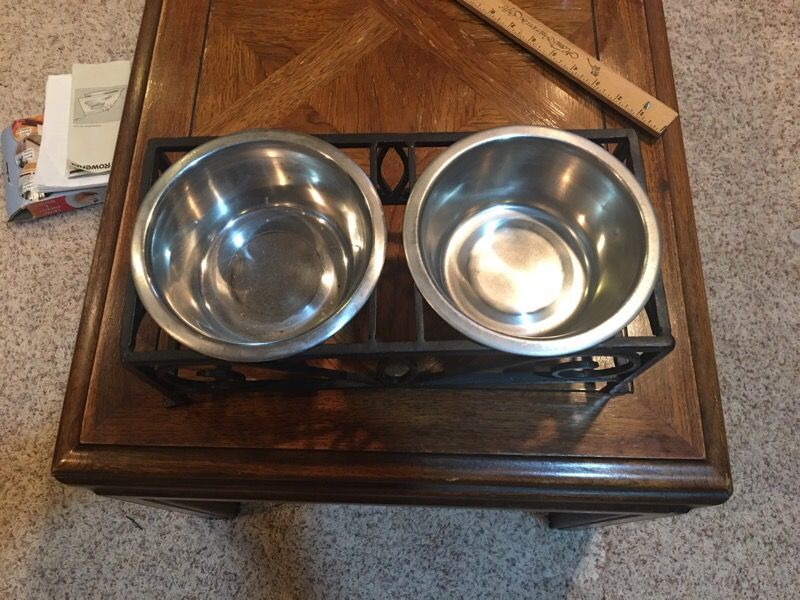 Wrought iron dog bowl stand