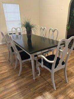 Table with 6 chairs