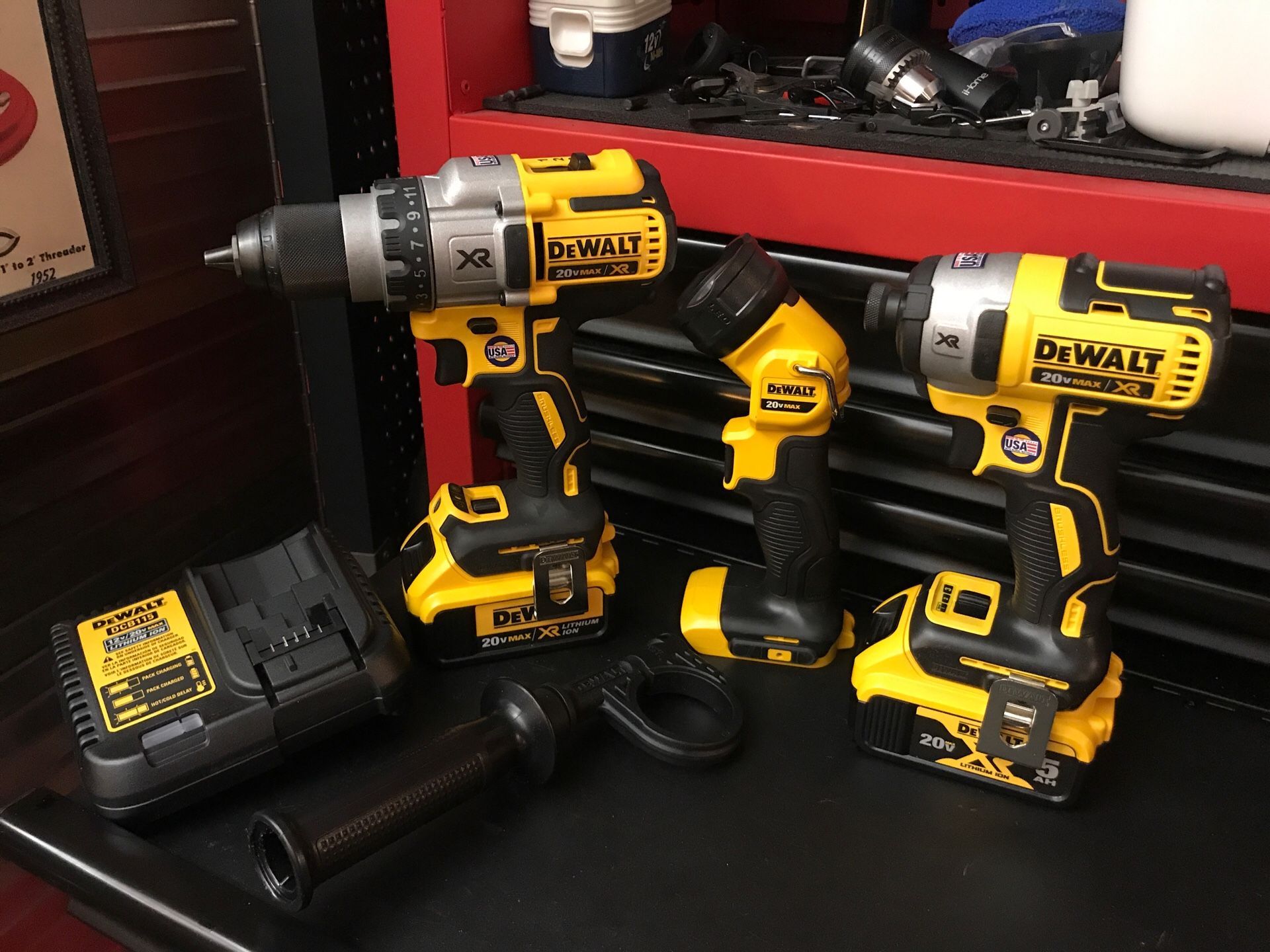 DEWALT XR BRUSHLESS 3 TOOL CUSTOM KIT W 3 SPEED HAMMER DRILL, 1/4 inch IMPACT DRIVER, and 20V FLASHLIGHT INCLUDING 4.0/5.0/CHARGER BRAND NEW