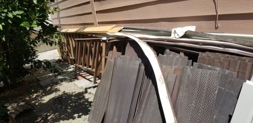 Mobile home alumni raling and skirting