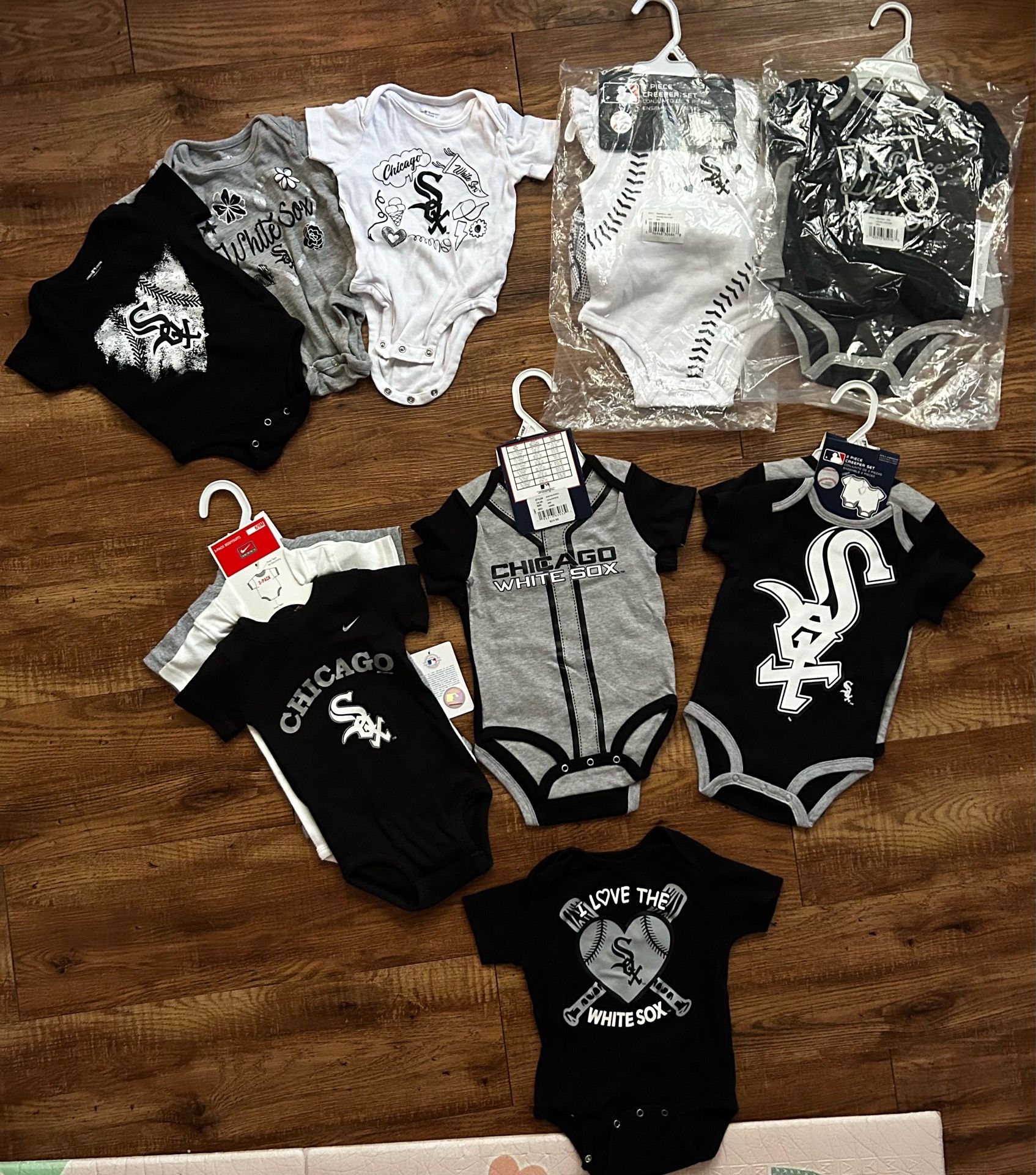 Baby White Sox baseball clothing *NEW & tags still on. Variety of sizes.
