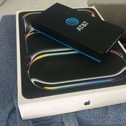 iPad Pro 13 Inch And iPhone 16 Promax 