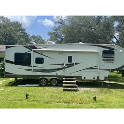 2012 Winnebago Lite Five