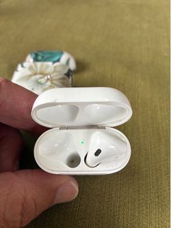 Apple AirPods - 1st Generation - Missing Left side