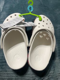 Christmas crogs size 6