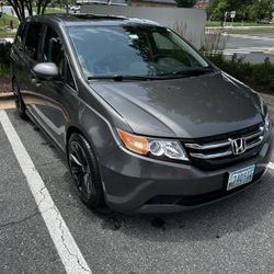 2014 Honda Odyssey Mini Van 