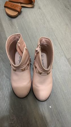 Cat and Jack’s size 8 boots
