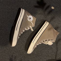 All-Star Converse Chuck Taylor  Men’s – Size 11 High Top