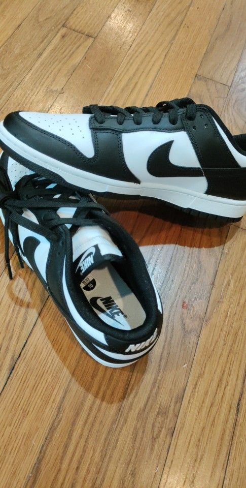 New Nike Shoes Sizes 10, 11.5,9,9.5