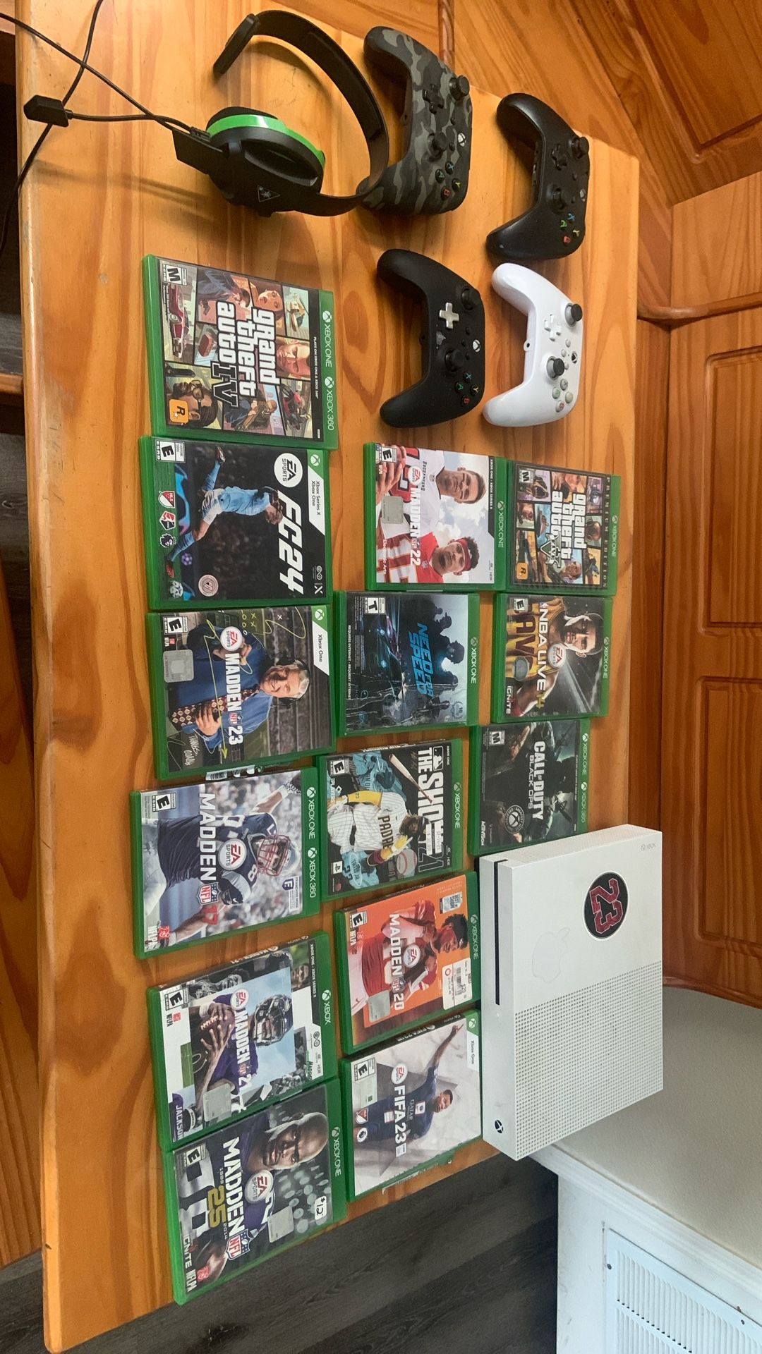 Xbox One S with games, Headset, controllers