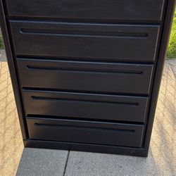 2/ Oakwood Black Chester Drawers