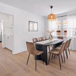 Dining Room Set- Table and 8 Chairs 