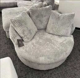 Lindyn Oversized Swivel Accent Chair