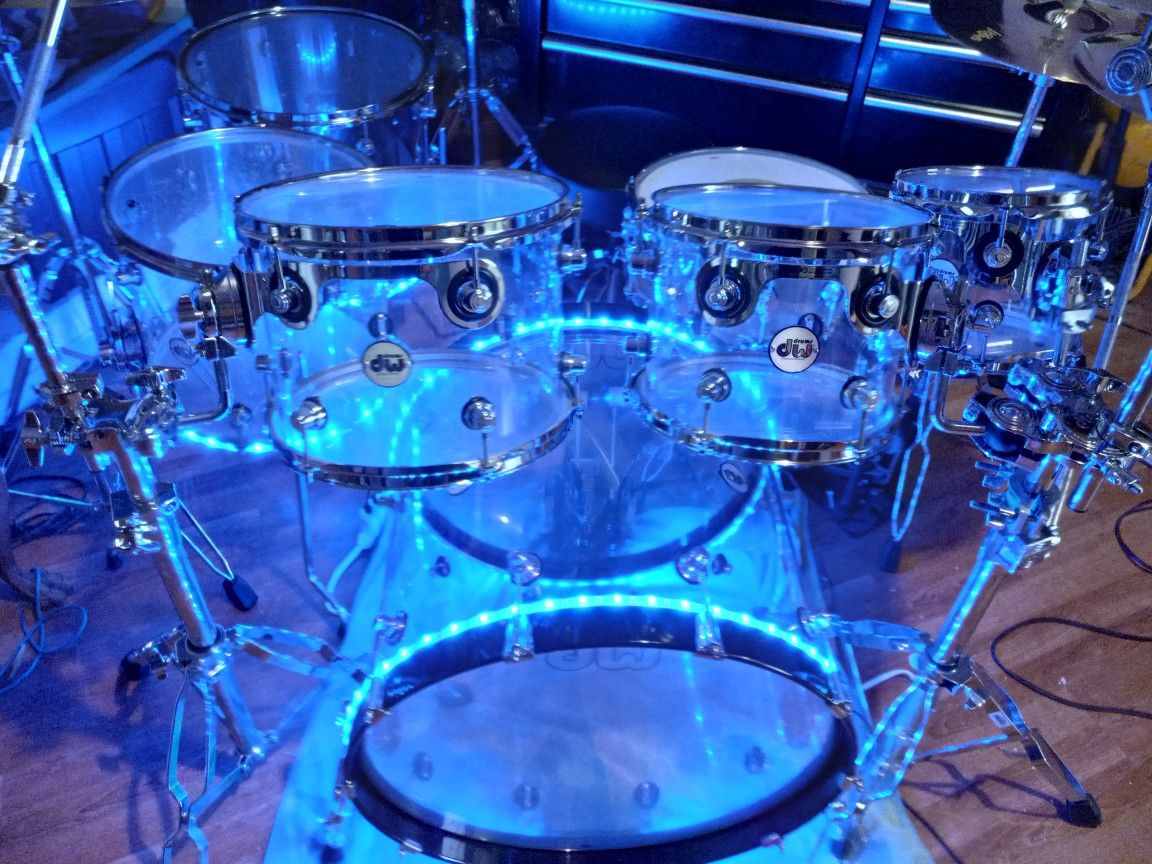 DW Acrylic Design 7-piece Drum Set With LED Lights