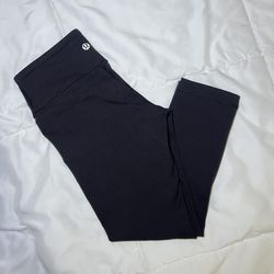 Lululemon- Align Crop