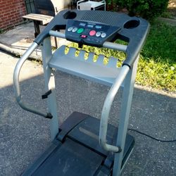 Pro Form Treadmill with Incline & Pulse Monitor