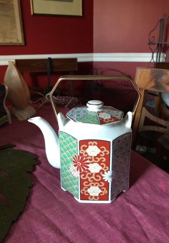 Porcelain Japanese teapot, never used