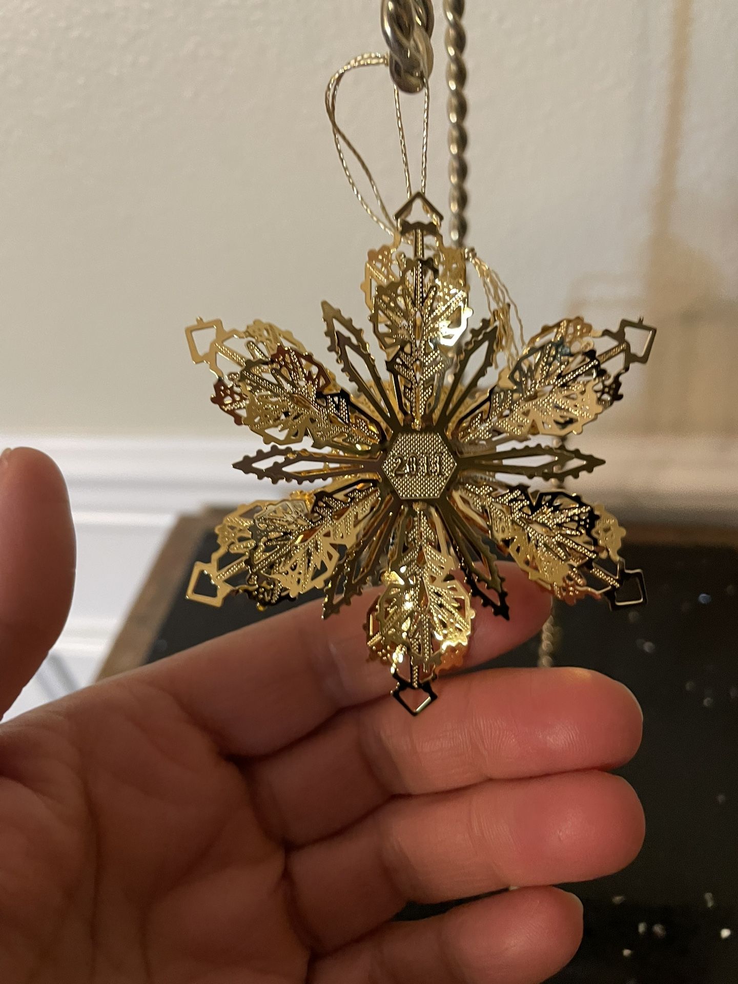 2011 Holly Snowflake Danbury Mint Christmas Ornament 23K Gold Plated
