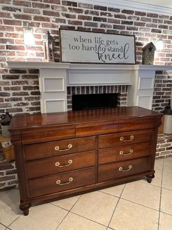 ETHAN ALLEN Marques Dresser