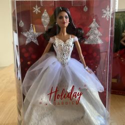 Barbie Signature Holiday 2021 Brunette New