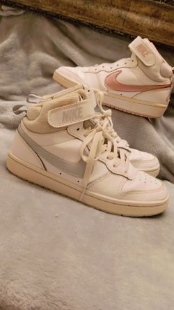 Girls nikes