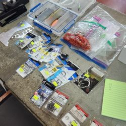 Saltwater Tackle Fishing Circle Hooks Swivels Split Rings Fishing Line Reel Covers Tackle Bag Assorted Lot Of About 50 Pieces