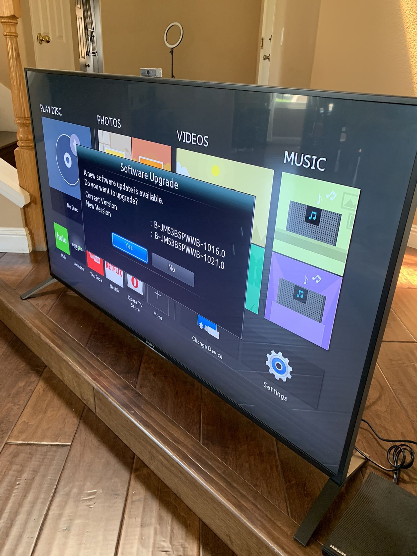 Sony TV (no Remote Control) Early Smart Tv 55"