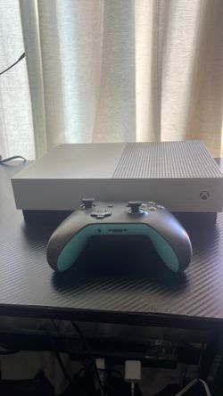 Xbox One S w/ Grey Controller & Cables