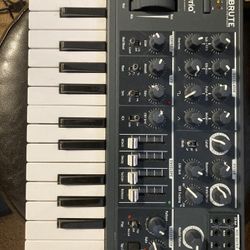 Arturia Microbrute 