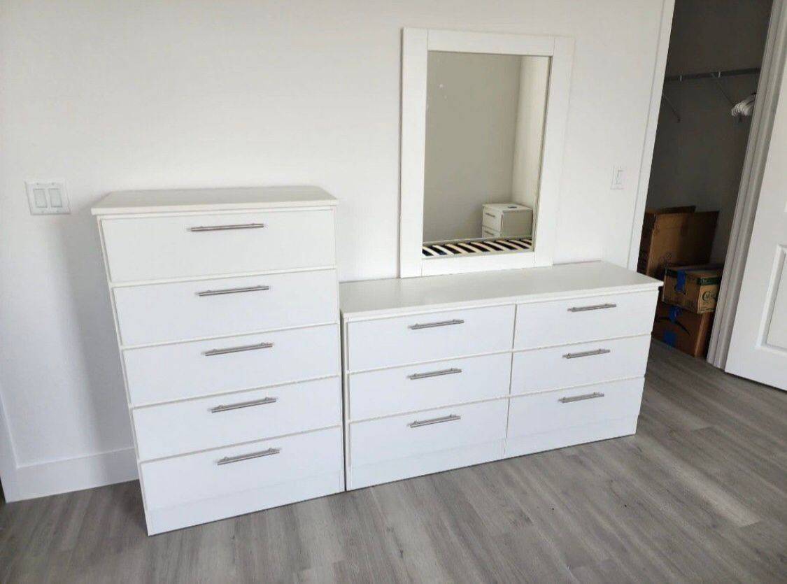 White Dresser With Mirror And Chest 