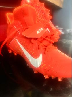 NIKE Alpha cleats