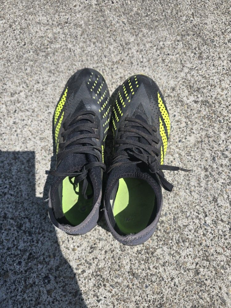 Adidas Preaders Size 5.5