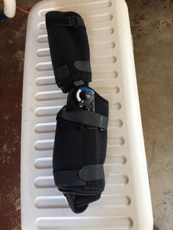 Knee brace