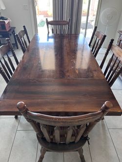 Vintage 1976 Colonial Revival Dining table and hutch complete