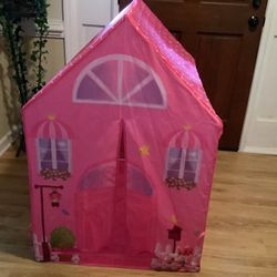 Children’s Playhouse Like New Just To Big For My Space 