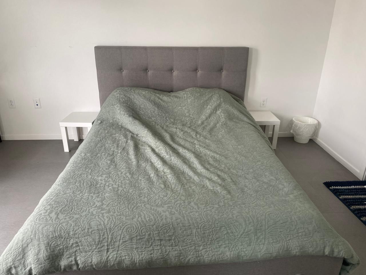 Queen bed
